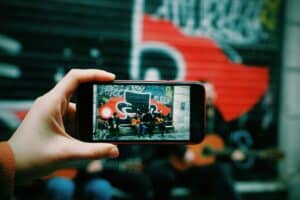 Learn Guitar on Your Phone: Easy Steps