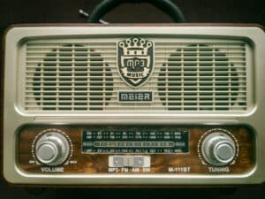 Listening to AM/FM Radio on Your Cell Phone